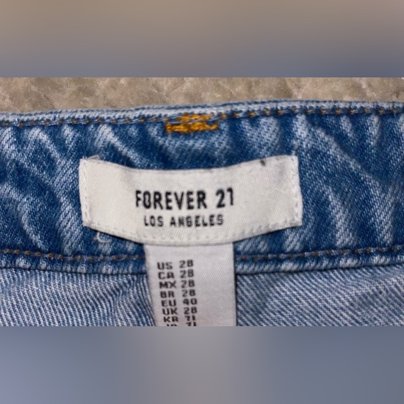 3/$15 EUC 𝐅𝐎𝐑𝐄𝐕𝐄𝐑 21 button fly jean shorts - Picture 4 of 6